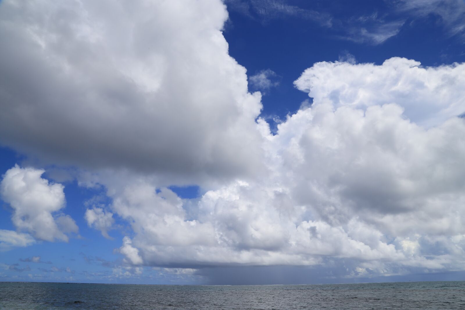Canon EOS 6D + Canon EF 24-105mm F4L IS USM sample photo. Travel, cloud, the sea photography