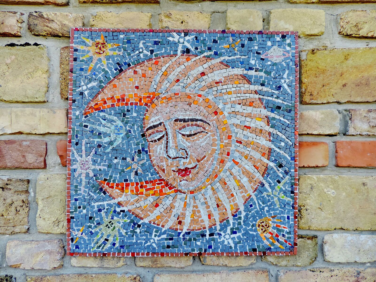 Nikon Coolpix P520 sample photo. Artistic, moon, mosaic, brick photography
