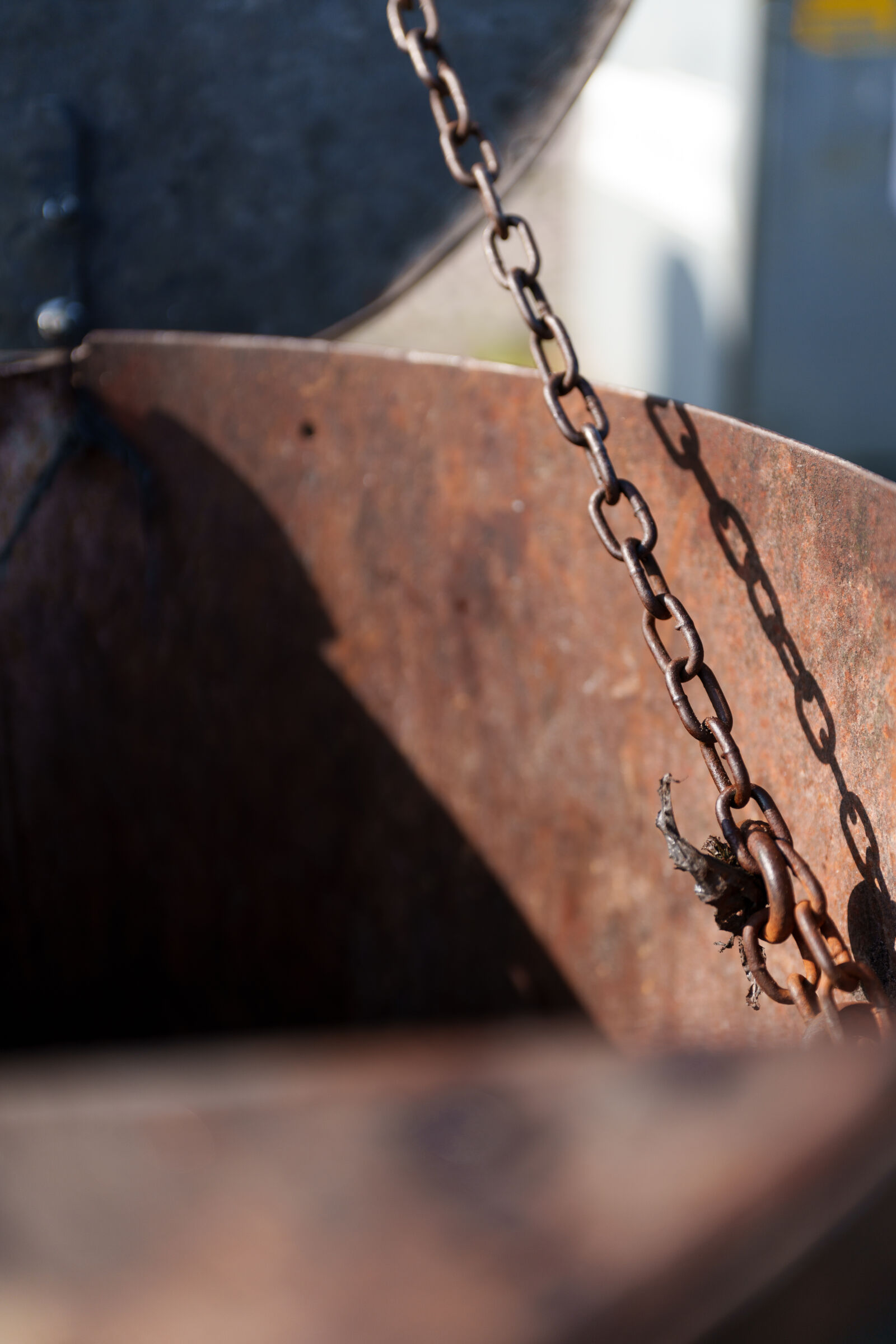 Sony a7R V sample photo. Shadow chain photography