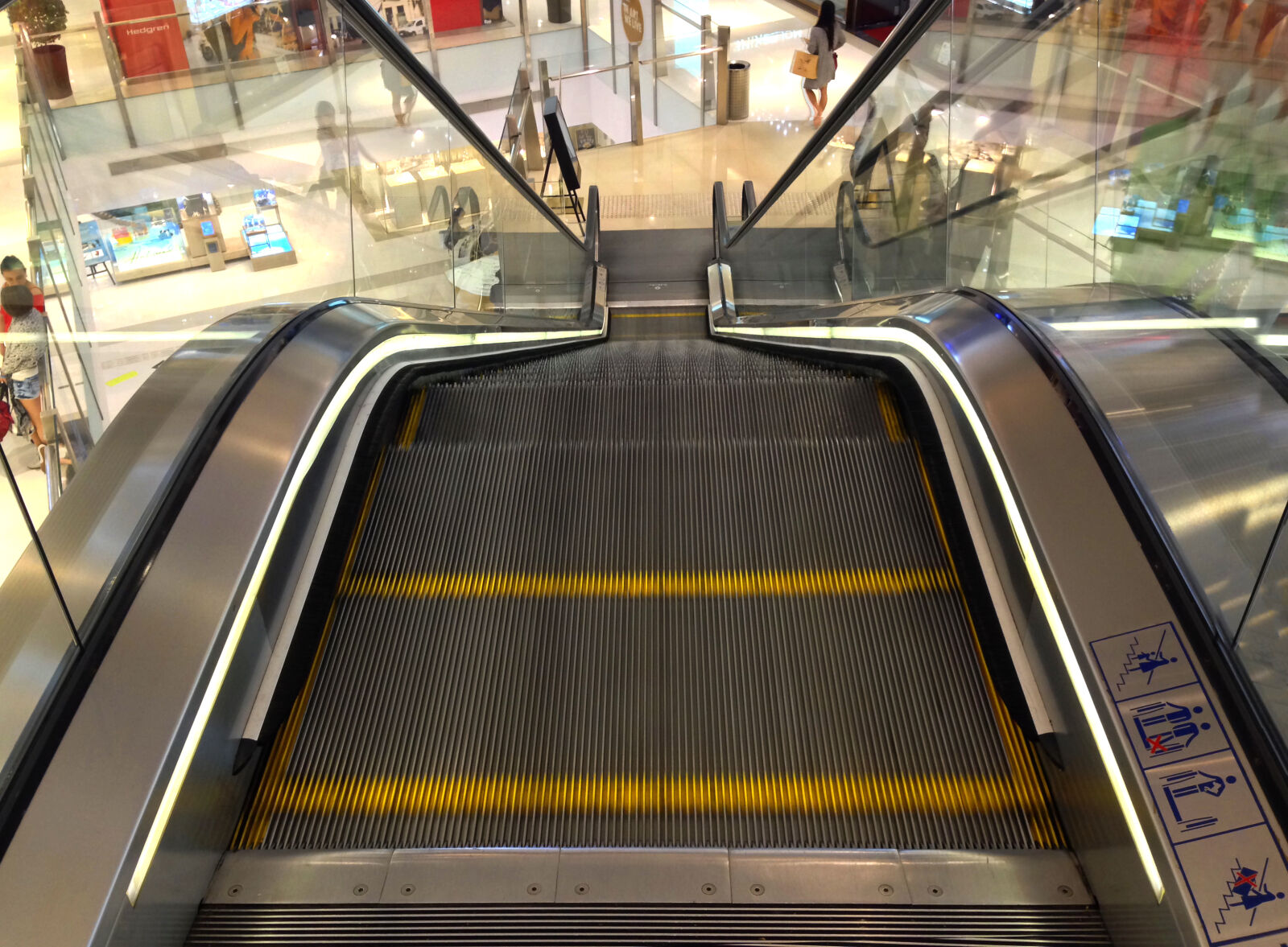 iPhone 5c back camera 4.12mm f/2.4 sample photo. Electric, ladder photography