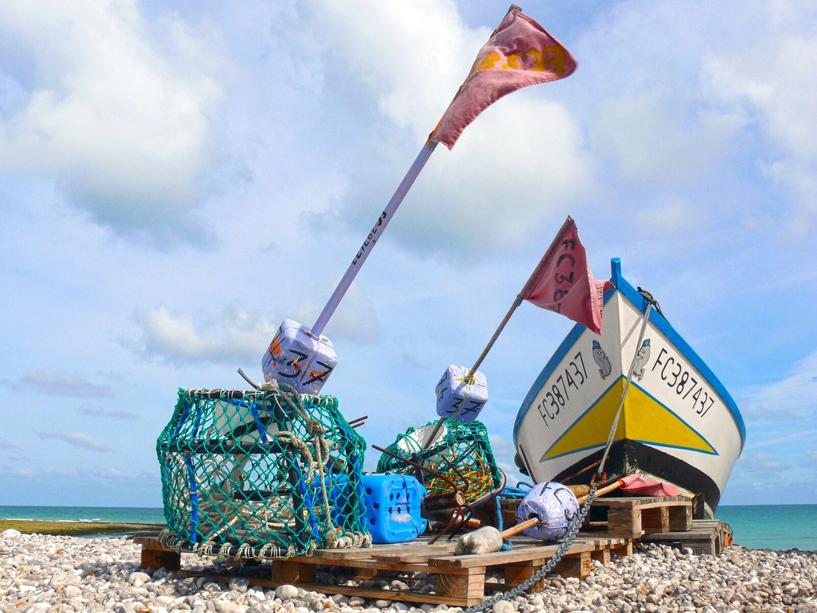 Panasonic DMC-FZ50 sample photo. Flag, fishing, traditional fishing photography