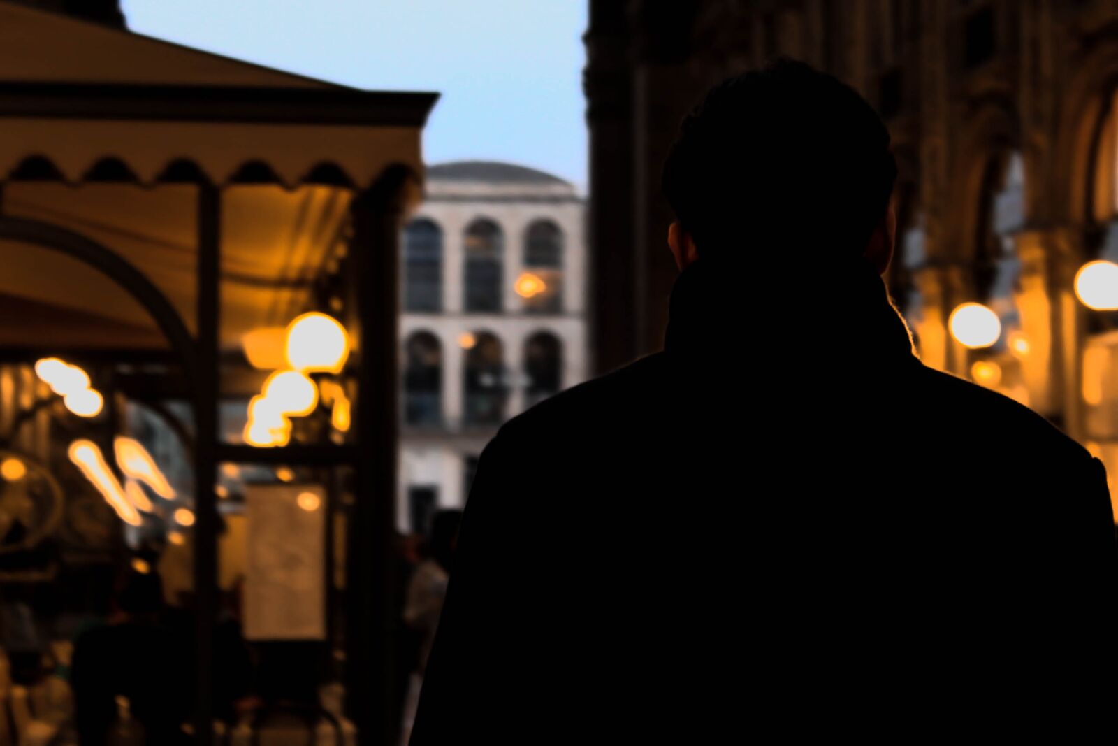 Canon EOS 650D (EOS Rebel T4i / EOS Kiss X6i) sample photo. City, milan, human photography