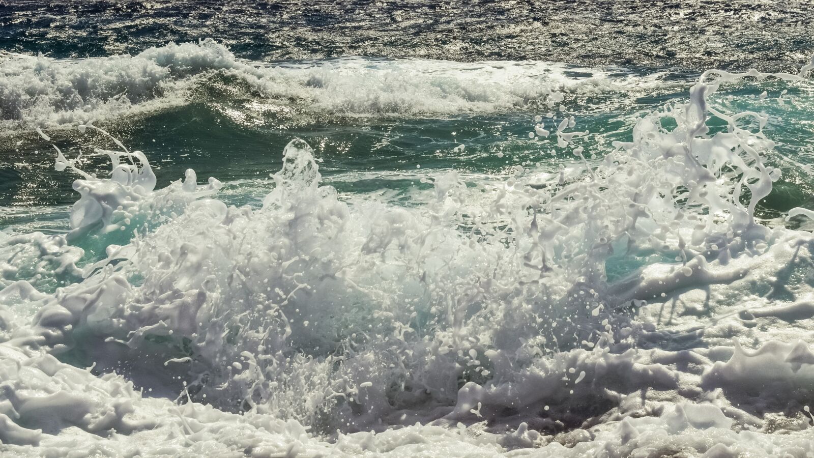 Nikon D3300 sample photo. Wave, smashing, foam photography