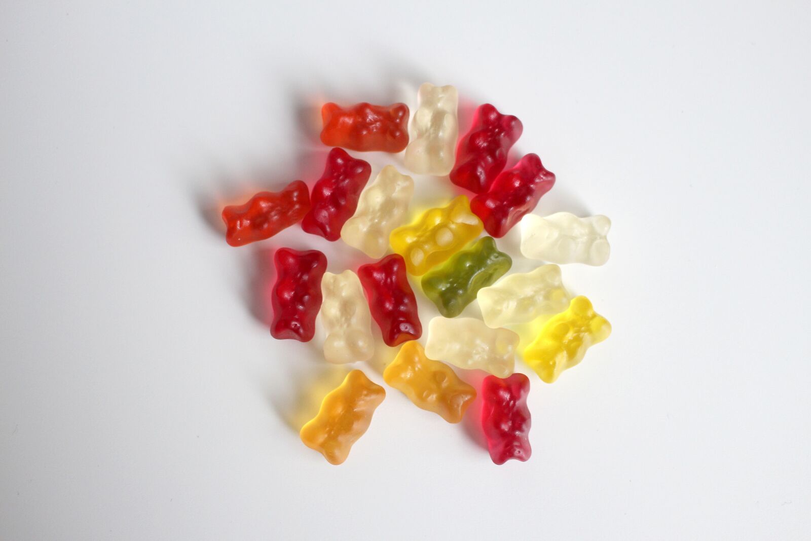 Canon EOS 700D (EOS Rebel T5i / EOS Kiss X7i) sample photo. Gummibär, sweet, nibble photography