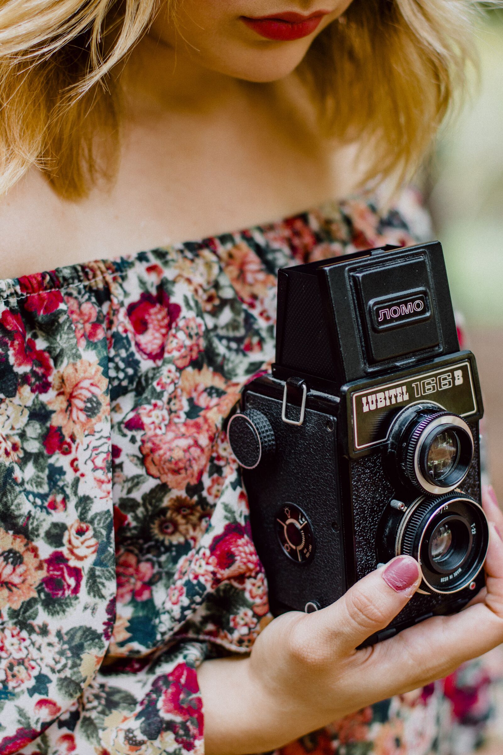 Canon EOS 70D + Canon EF 50mm F1.4 USM sample photo. Adult, analog, analog camera photography