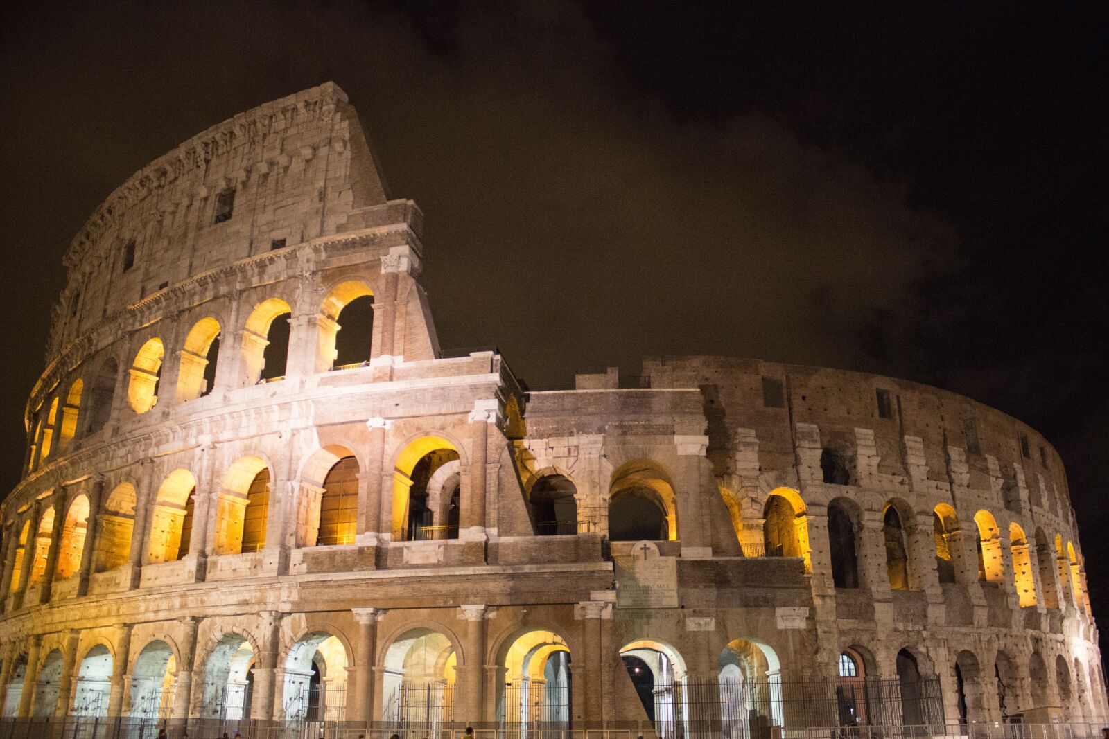 Canon EOS 600D (Rebel EOS T3i / EOS Kiss X5) sample photo. Rome, italy, night photography