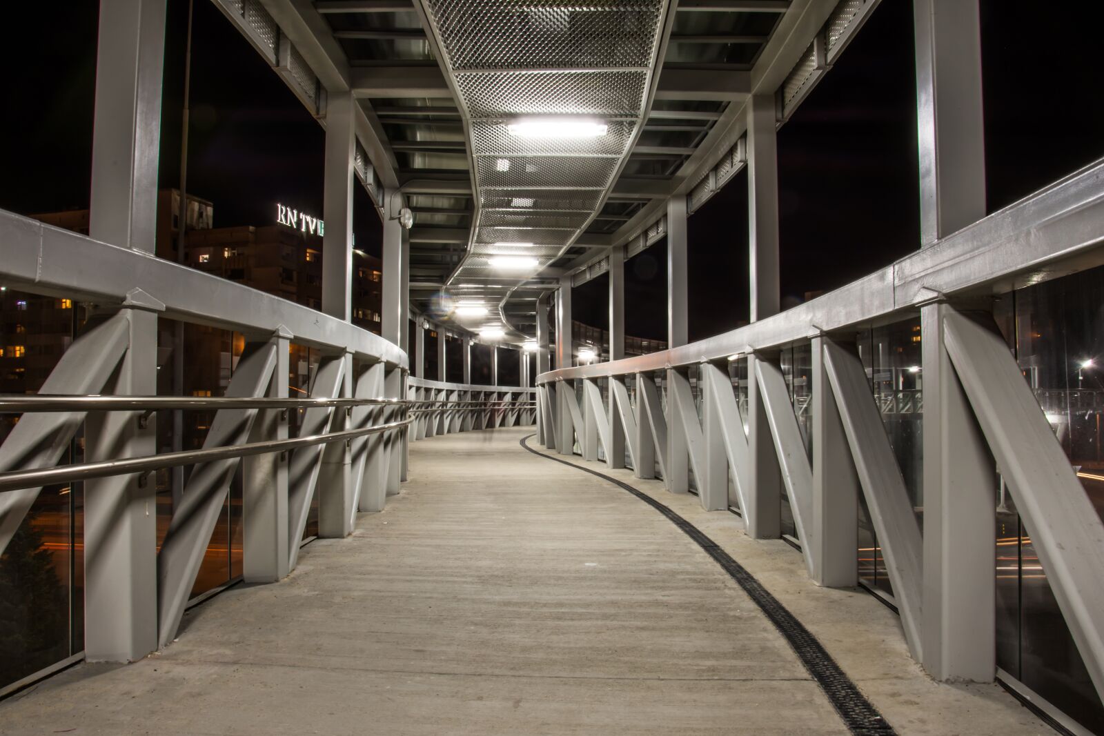 Nikon D7200 sample photo. Urban, walk, people photography