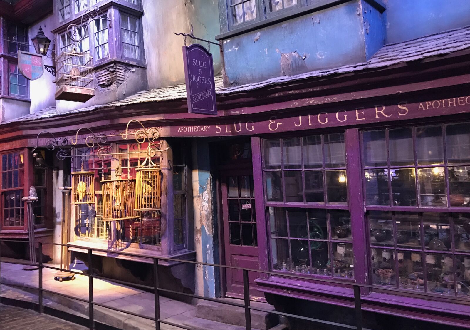 Apple iPhone 7 sample photo. Harry potter, diagon alley photography