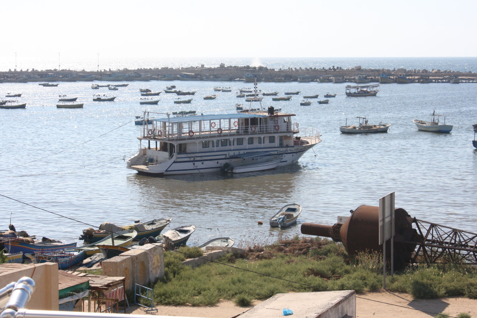 Canon EOS 40D sample photo. Beach, boat, harbour, old photography