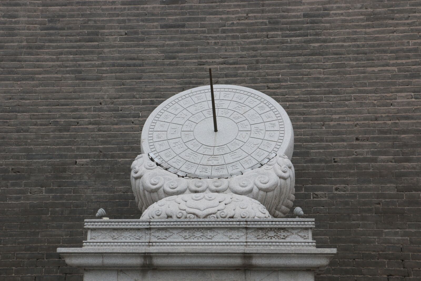 Canon EOS 70D sample photo. Sundial, white, time photography