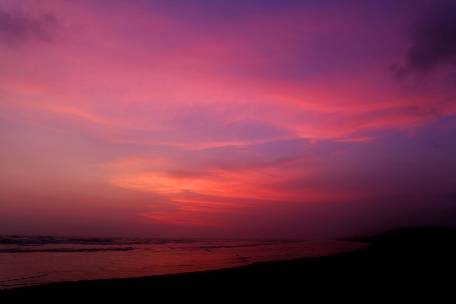Canon EOS 1100D (EOS Rebel T3 / EOS Kiss X50) sample photo. Purple, sky, beach photography