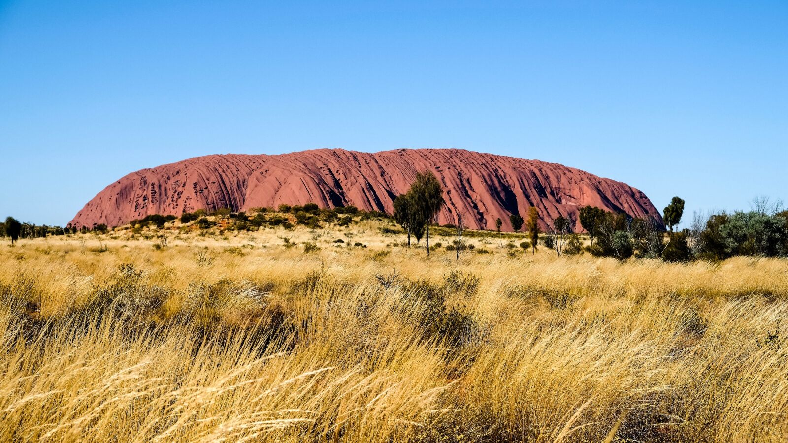 Fujifilm XF 18-55mm F2.8-4 R LM OIS sample photo. Ayers rock, australia, landmark photography