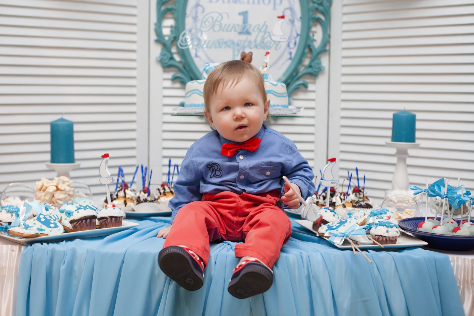 Canon EF 50mm F1.4 USM sample photo. Table, kid, holiday photography