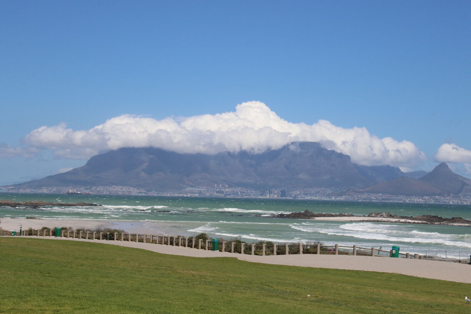 Canon EOS 7D Mark II sample photo. Blanket, blouberg, blue, sky photography