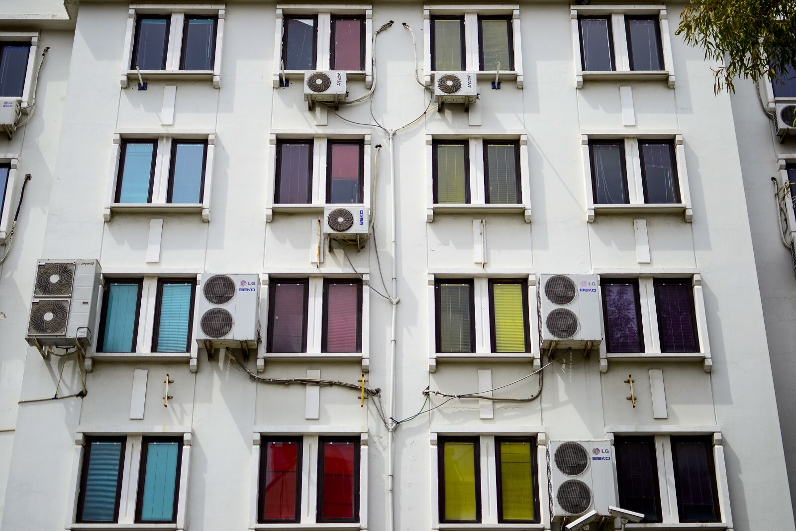 Nikon D3100 sample photo. Color, windows, white photography