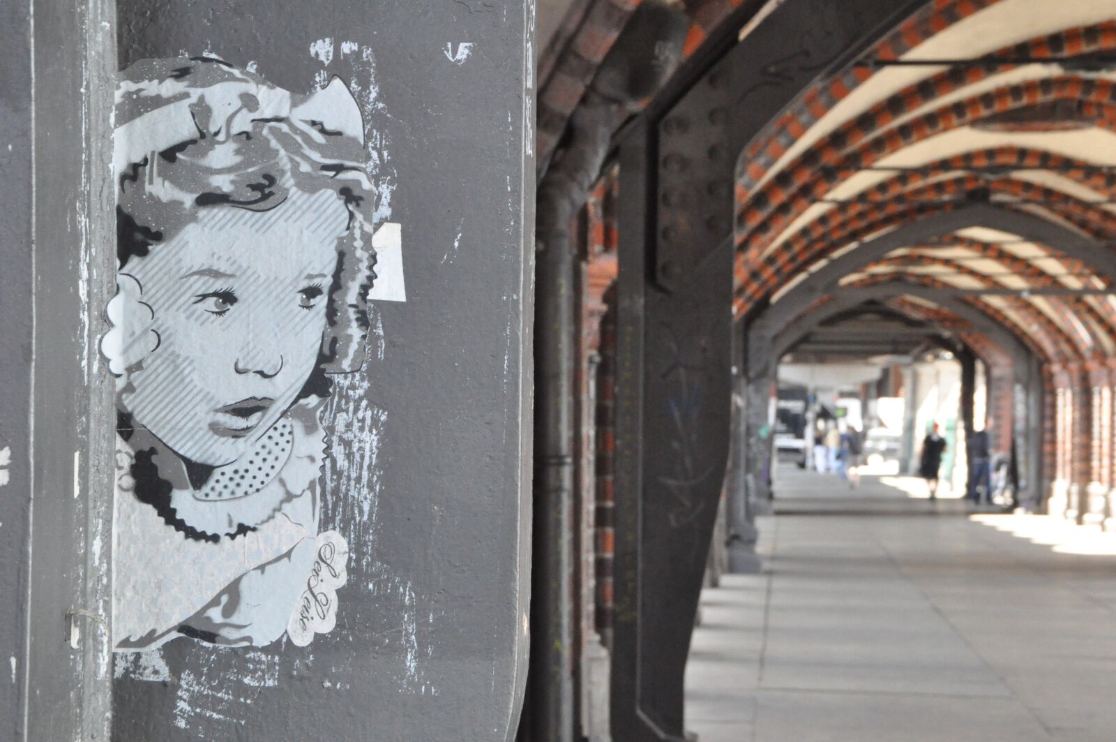Nikon D5000 sample photo. Street art, graffiti, wall photography