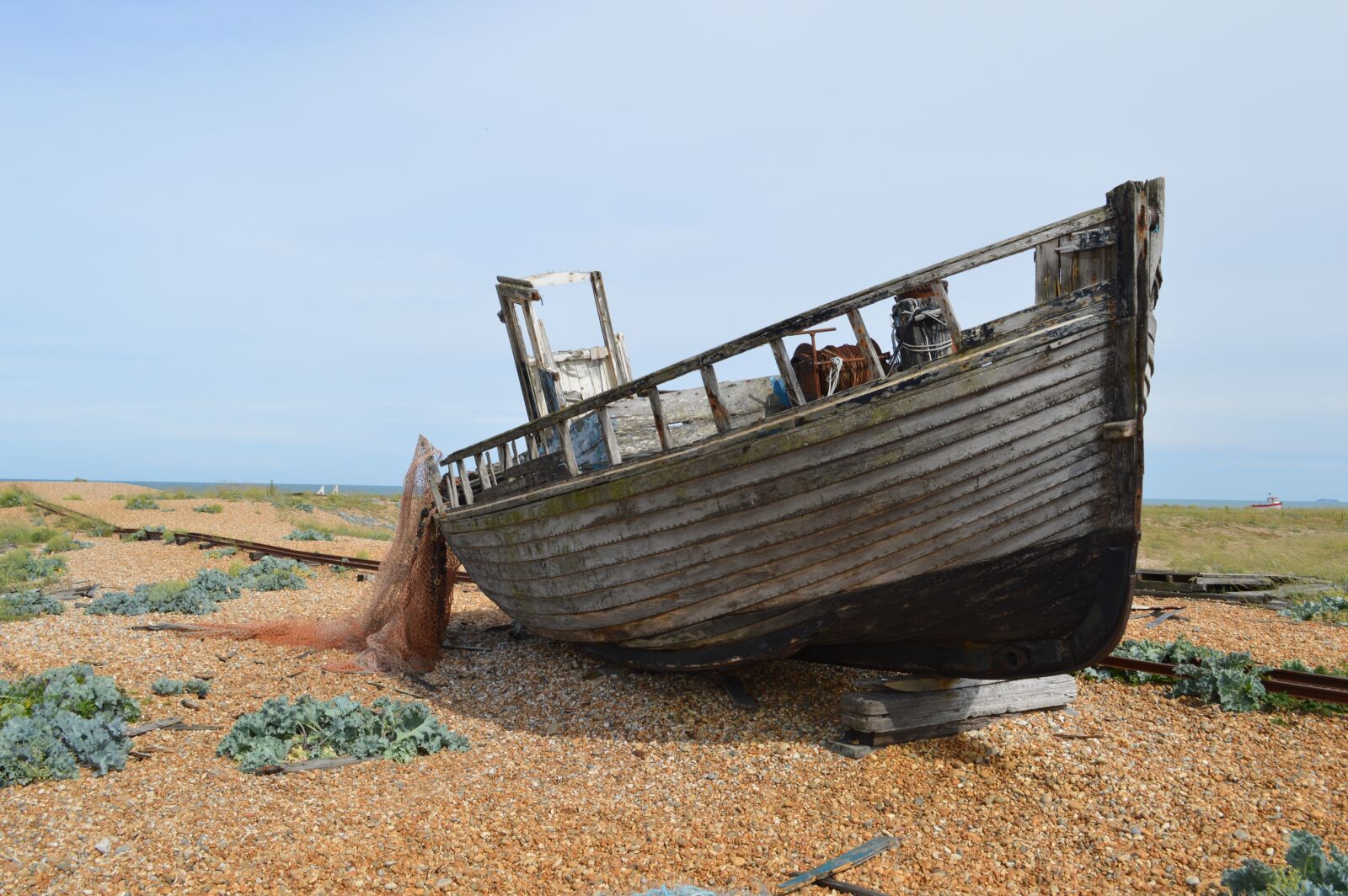 Nikon D3200 sample photo. Shipwreck, coast, sea photography