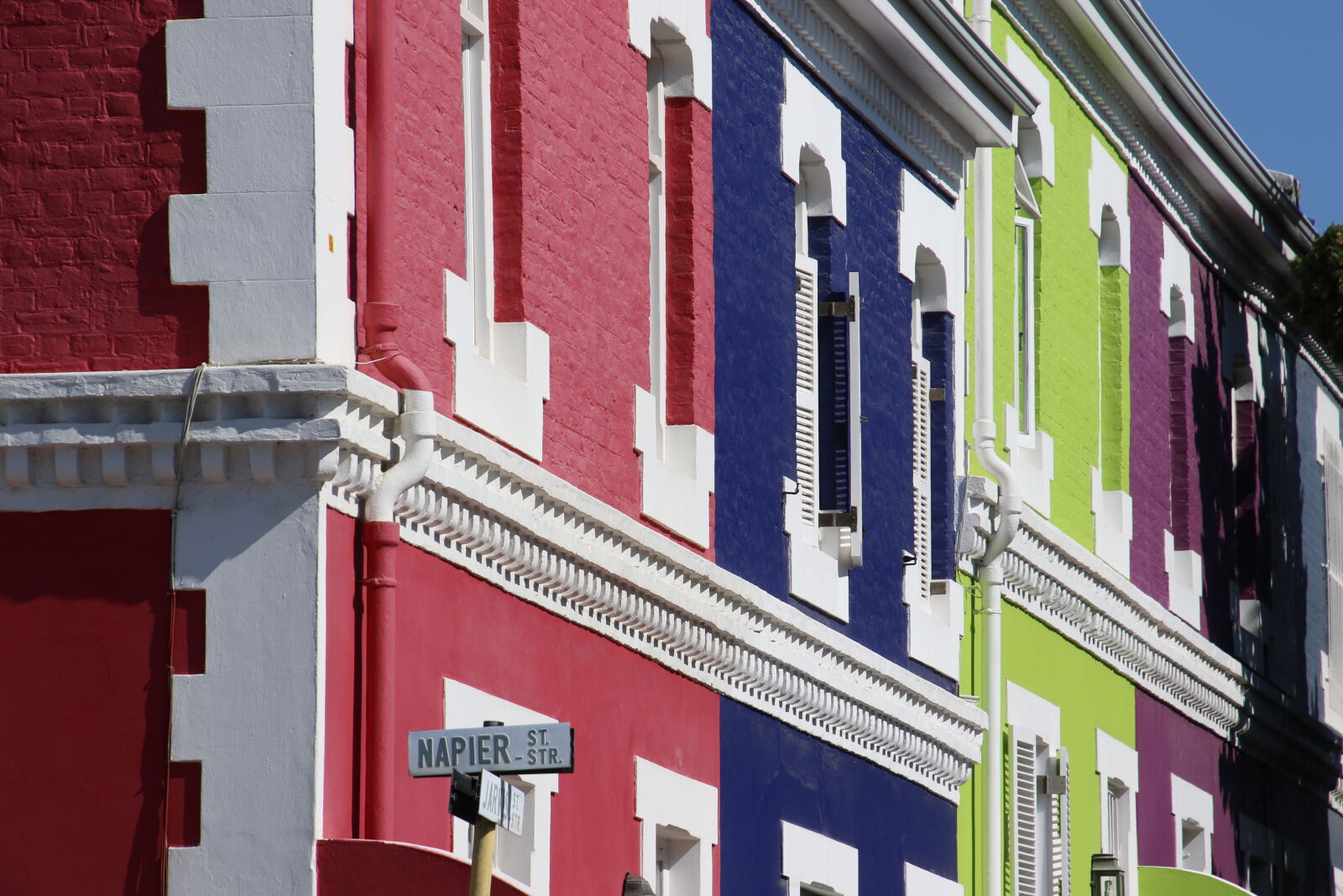 Canon EOS 7D Mark II sample photo. Colorful, houses photography