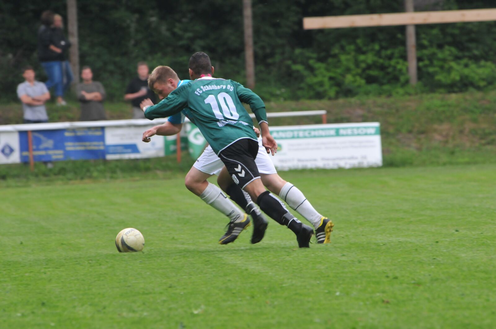 Nikon D300S sample photo. Football, rush, football pitch photography