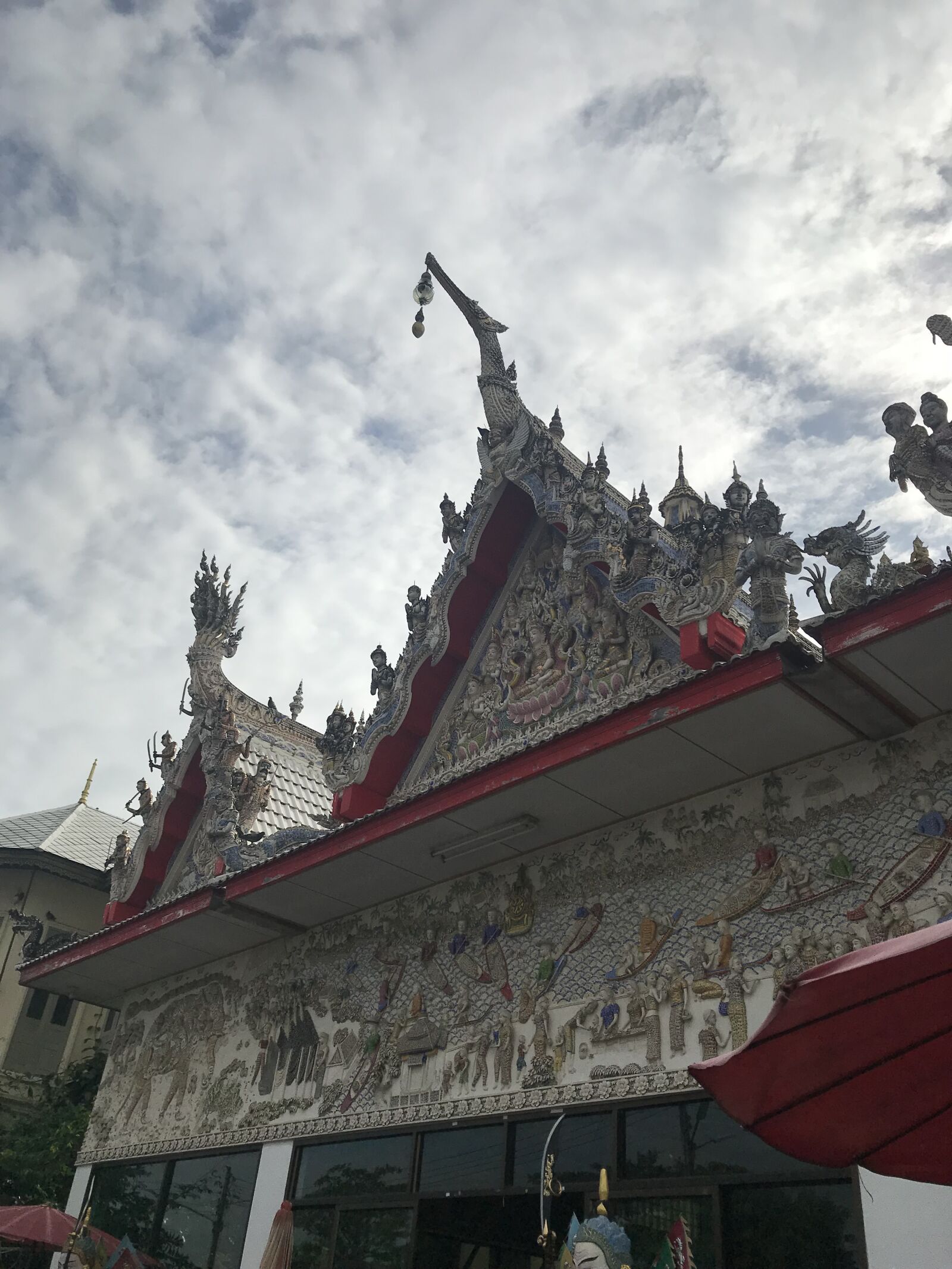 iPhone 7 back camera 3.99mm f/1.8 sample photo. Temple, buddhist, buddha photography