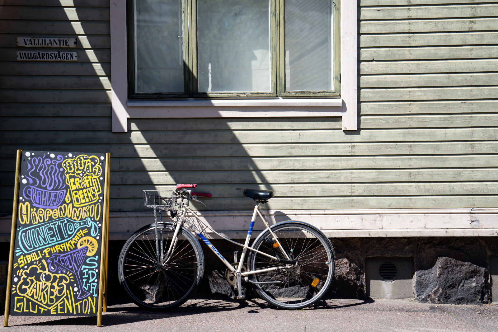 Sony FE 24-70mm F2.8 GM II sample photo. Bicycle by the house photography
