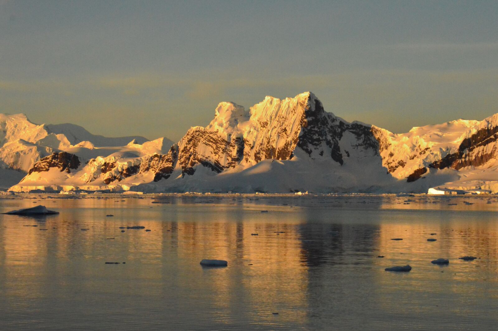 Nikon D3200 sample photo. Landscape, antarctica, bay photography