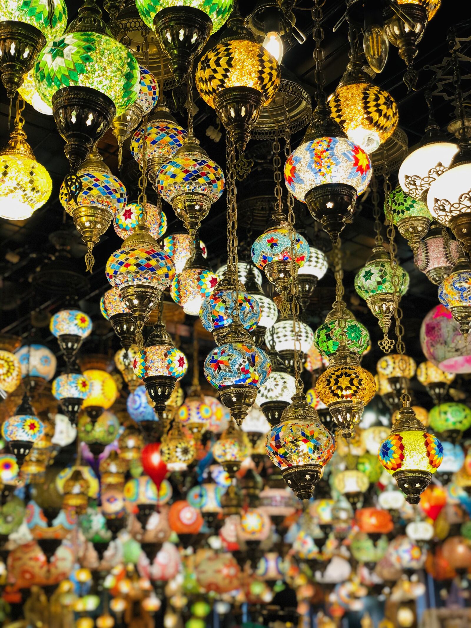 iPhone X back dual camera 6mm f/2.4 sample photo. Lamps, arabic, lantern photography