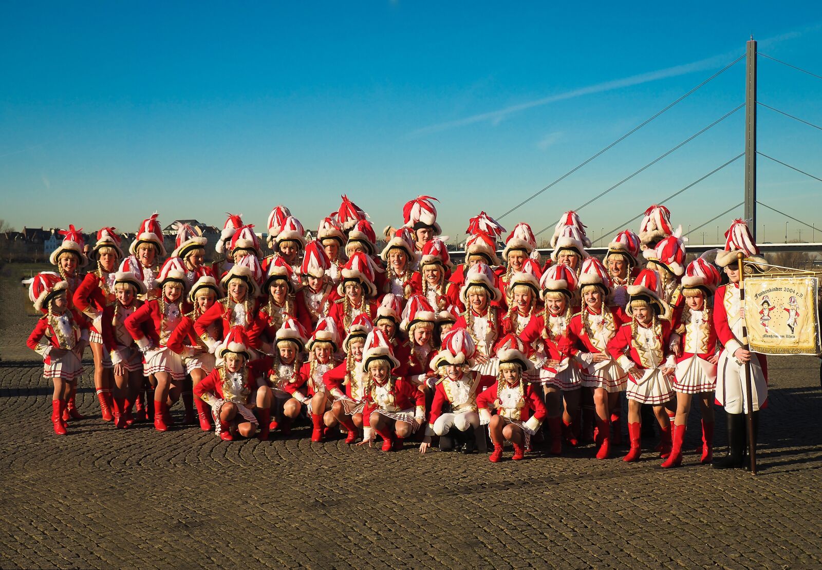 Olympus OM-D E-M10 sample photo. Human, dance marie, carnival photography