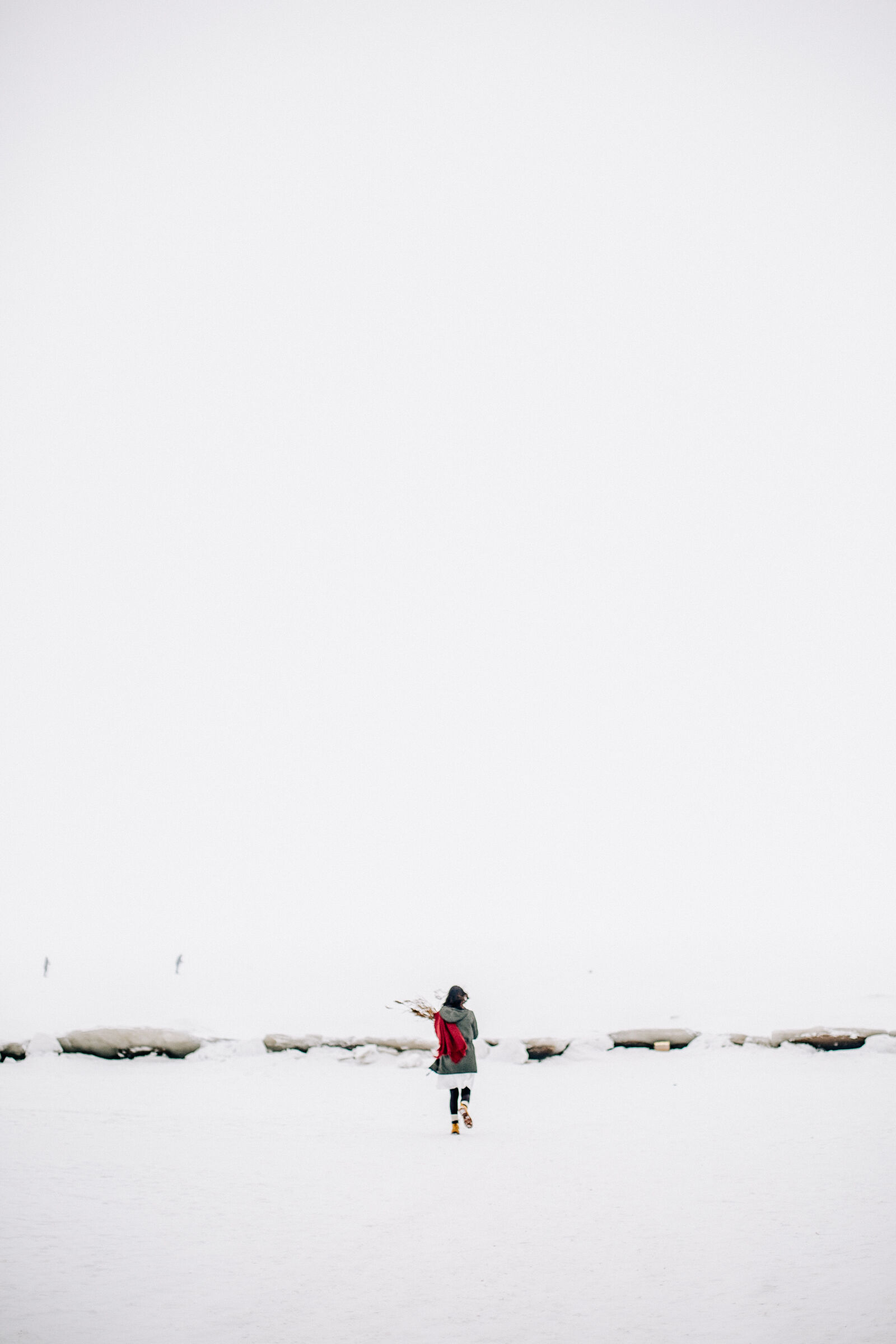 Canon EOS 5D Mark III + Canon EF 50mm F1.4 USM sample photo. Woman, walking, on, snow photography