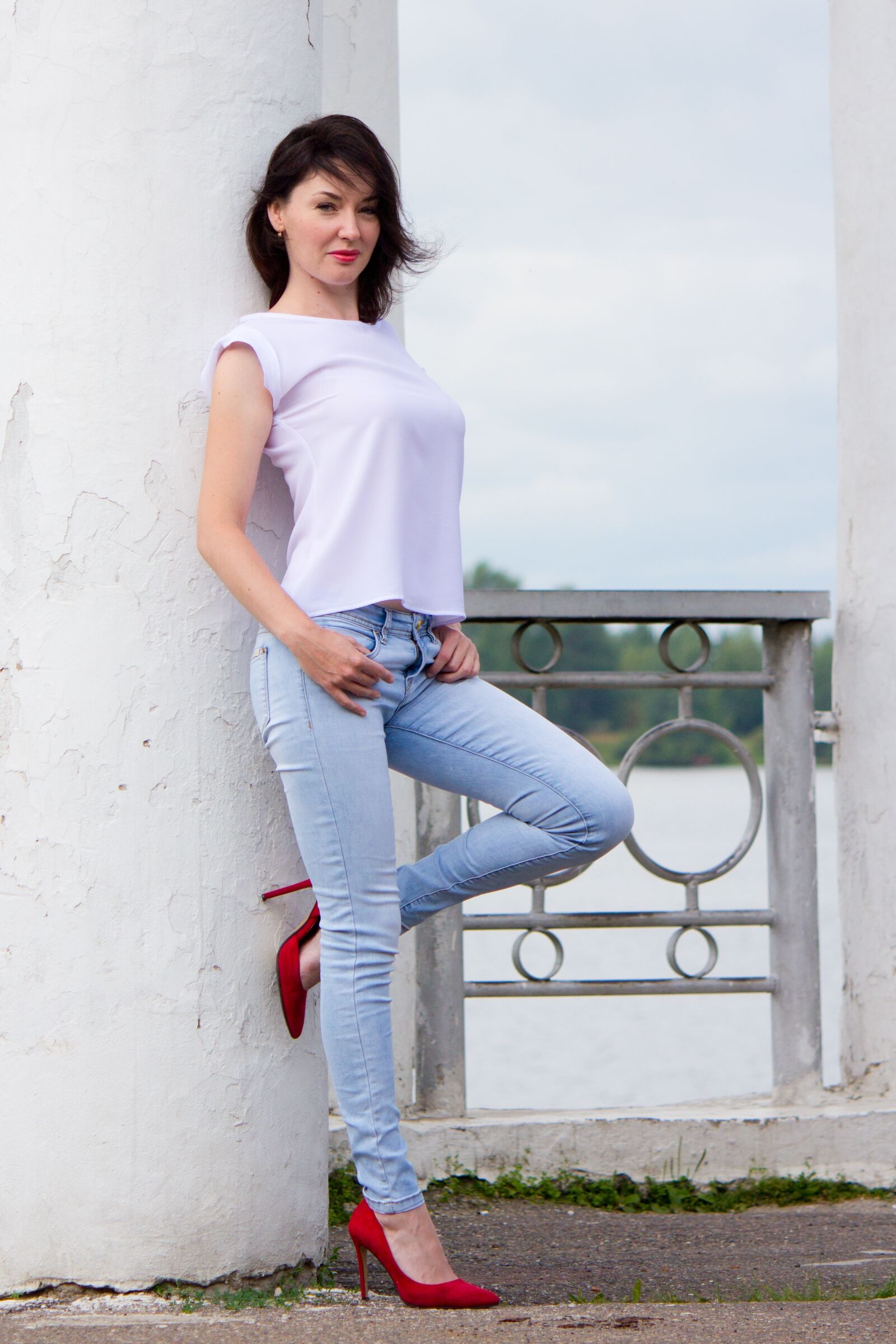 Canon EOS 600D (Rebel EOS T3i / EOS Kiss X5) sample photo. Woman, young, lovely photography