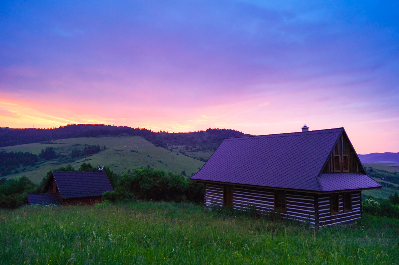 Sony DT 18-55mm F3.5-5.6 SAM II sample photo. Nature, sunset, cottage, sunrise photography