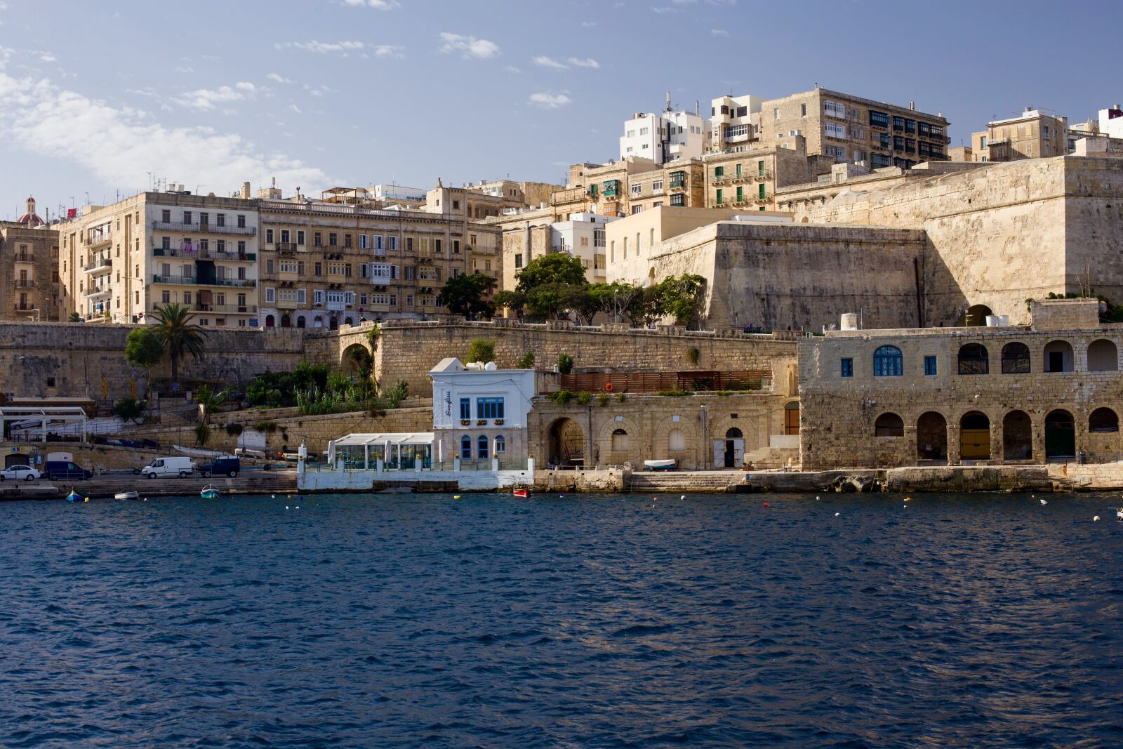 Canon EOS 6D + Canon EF 50mm F1.4 USM sample photo. Malta, travel, city photography