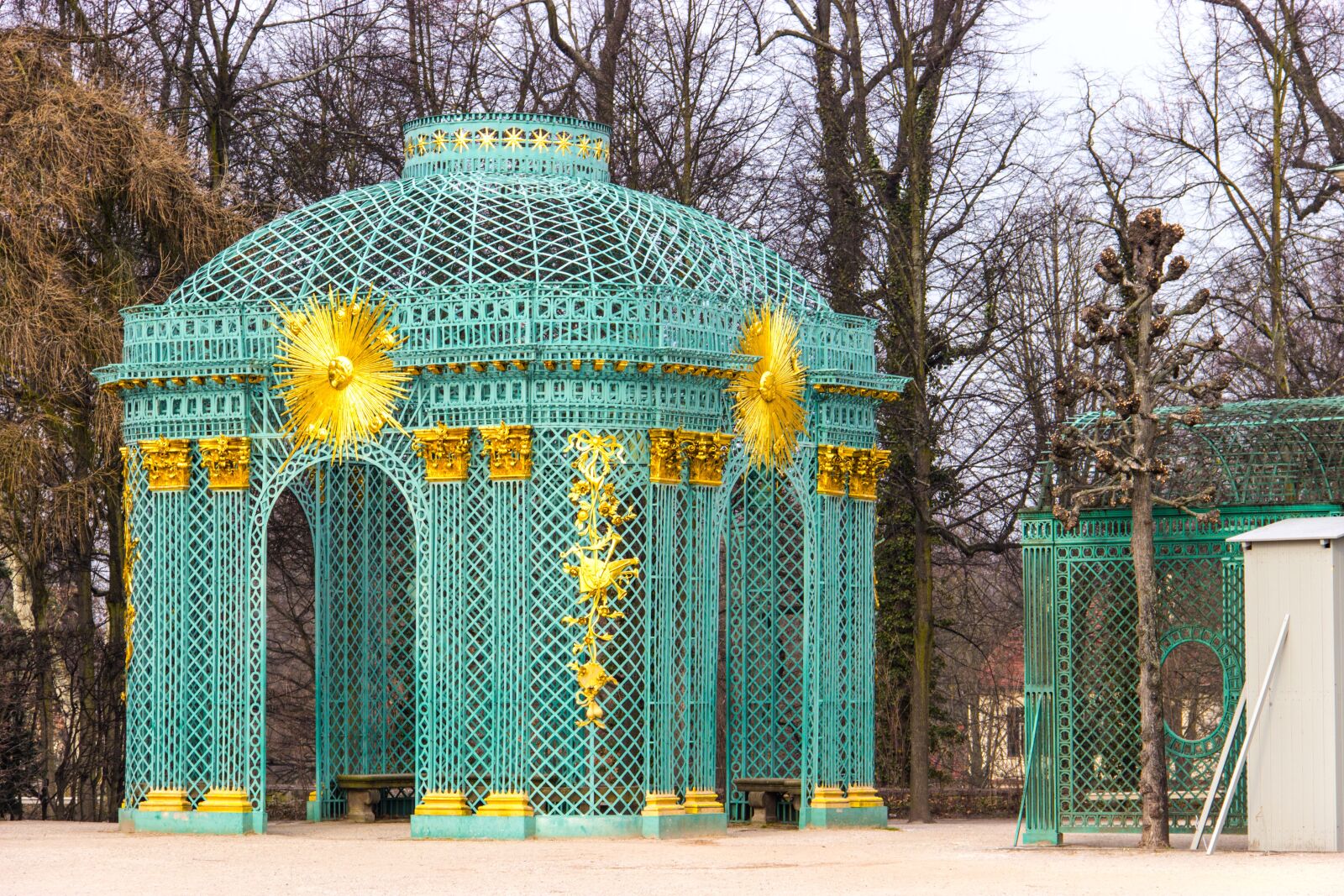 Canon EOS 600D (Rebel EOS T3i / EOS Kiss X5) sample photo. Sanssouci, gold, ornament photography
