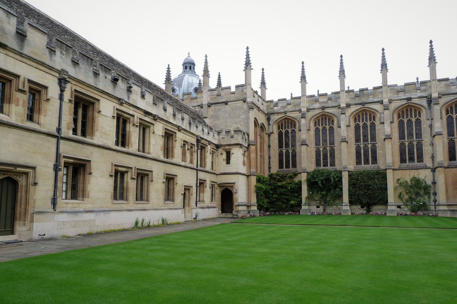 Panasonic Lumix DMC-FZ40 (Lumix DMC-FZ45) sample photo. Oxford, university, architecture photography