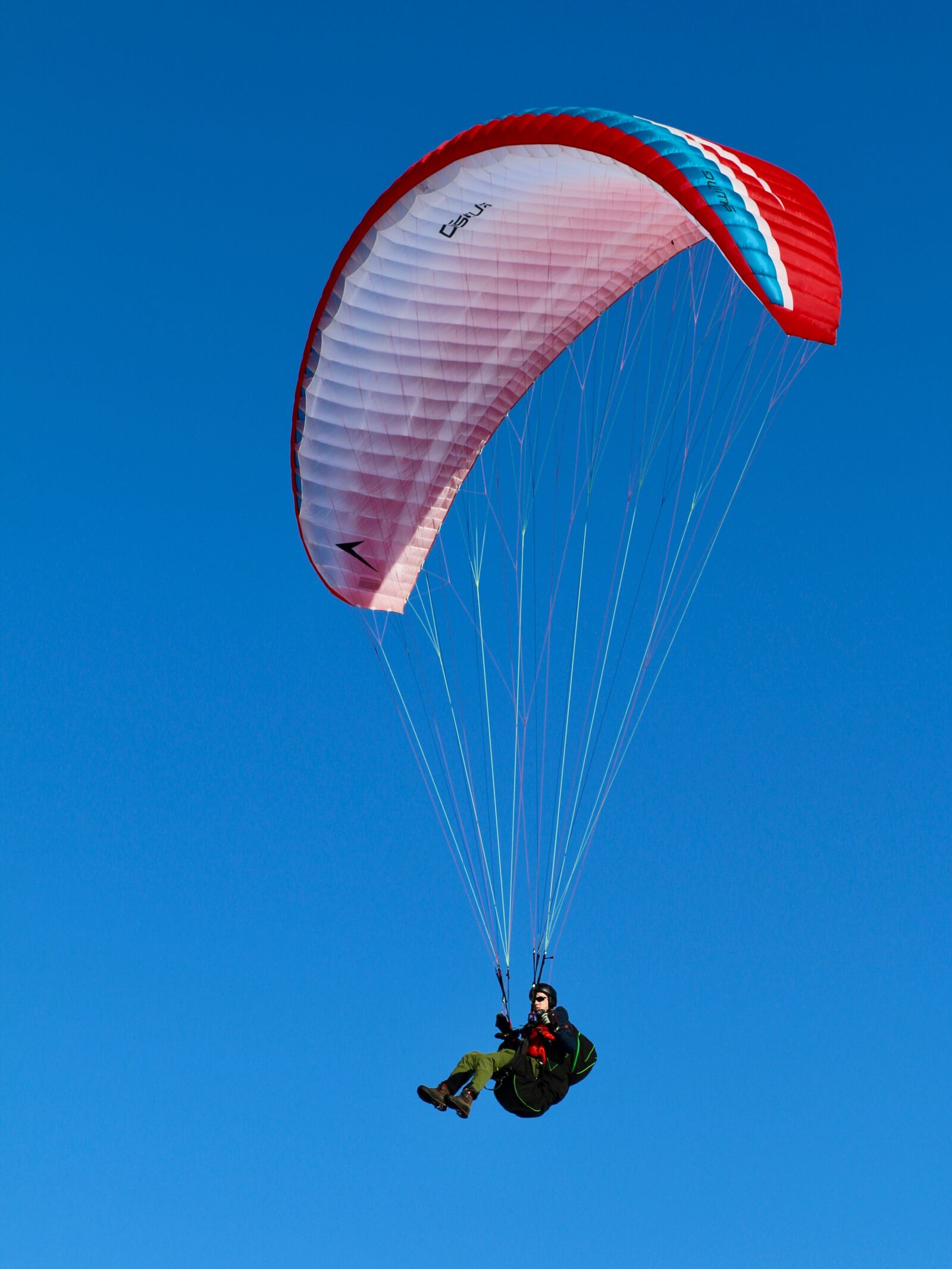 Canon EOS 70D + Canon EF 85mm F1.8 USM sample photo. Paragliding, pilot, connection ropes photography