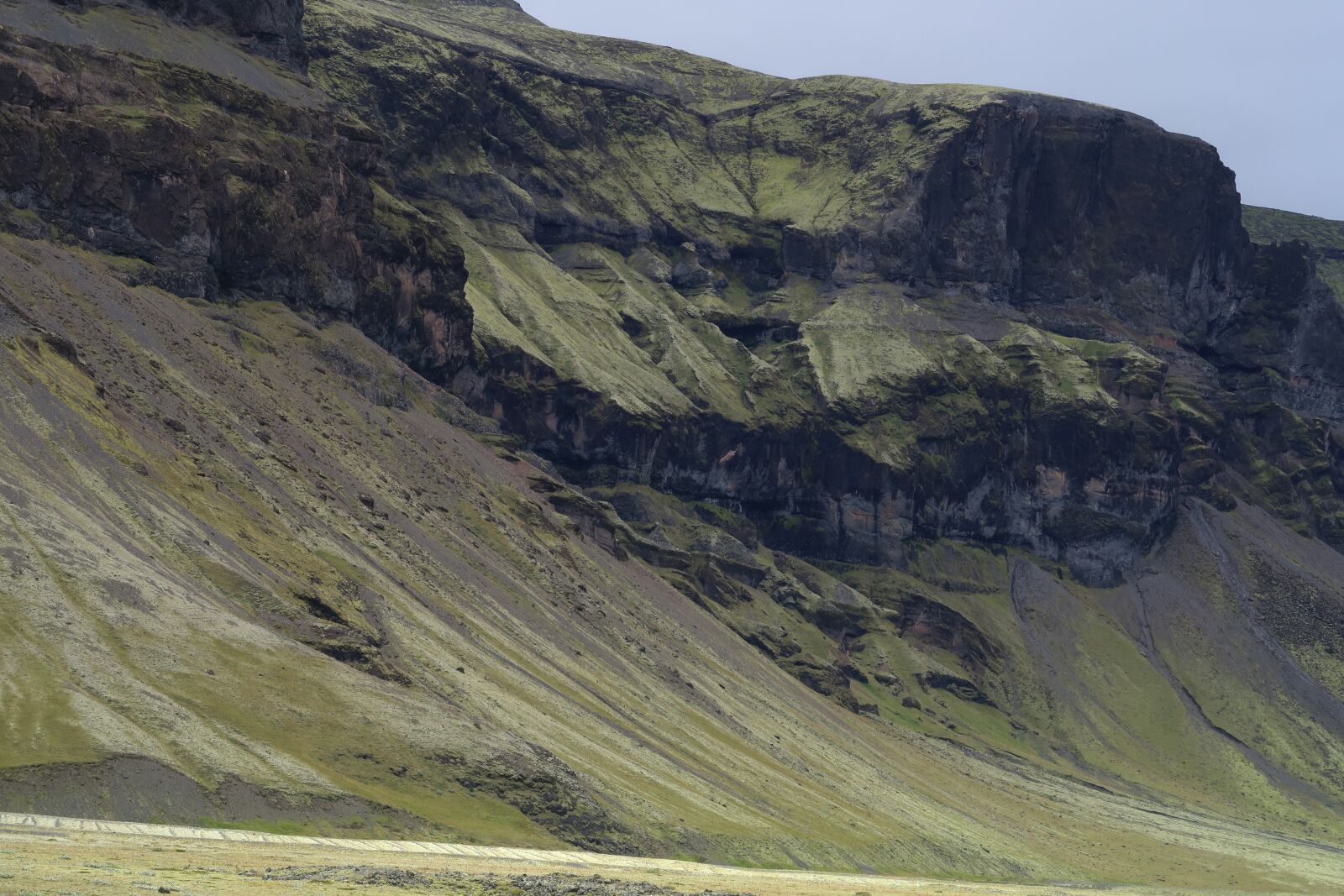 Canon PowerShot G7 X Mark II sample photo. Iceland, green, mountain photography