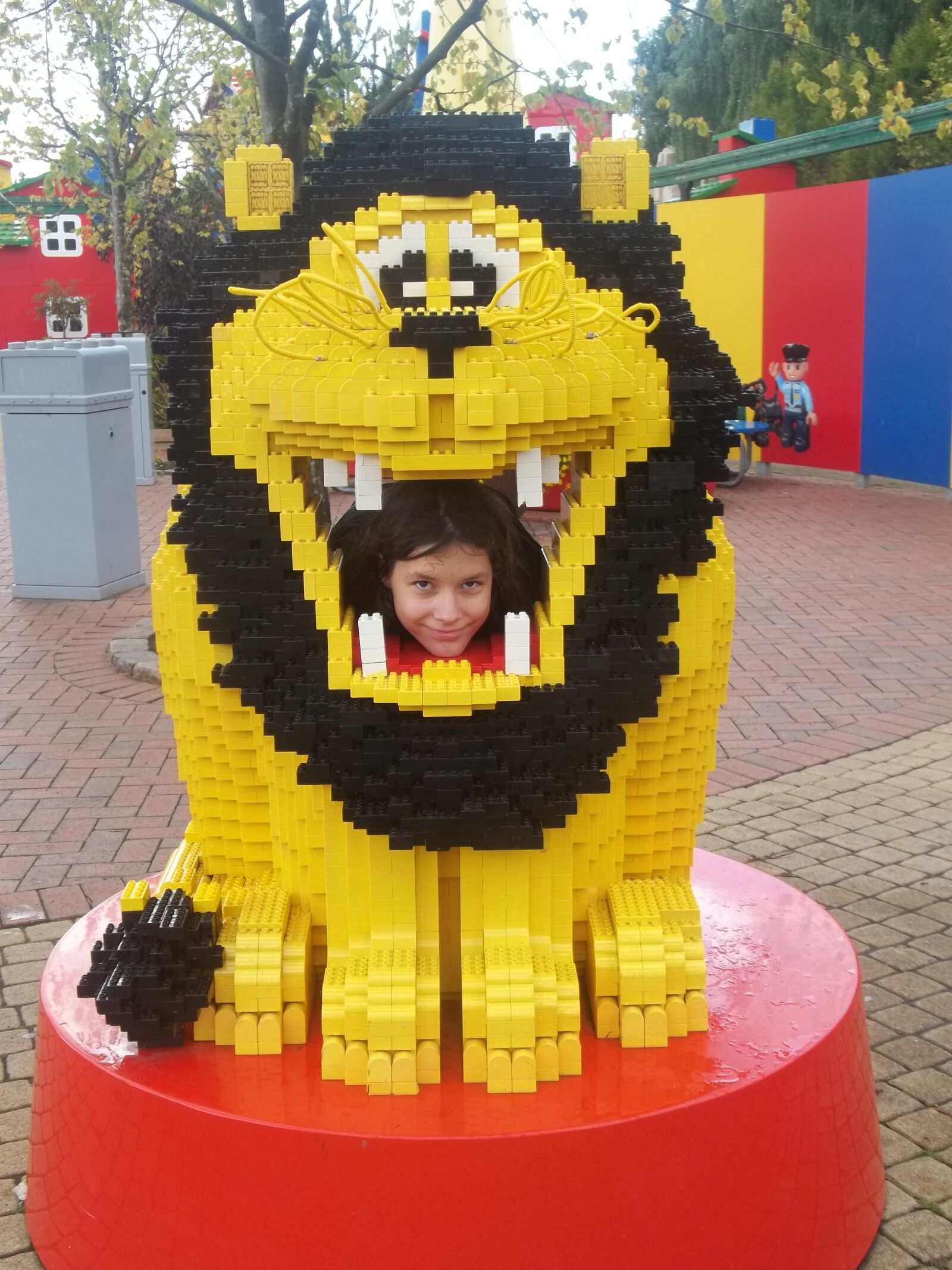 Kodak EASYSHARE C195 DIGITAL CAMERA sample photo. Lego, legoland, colored photography