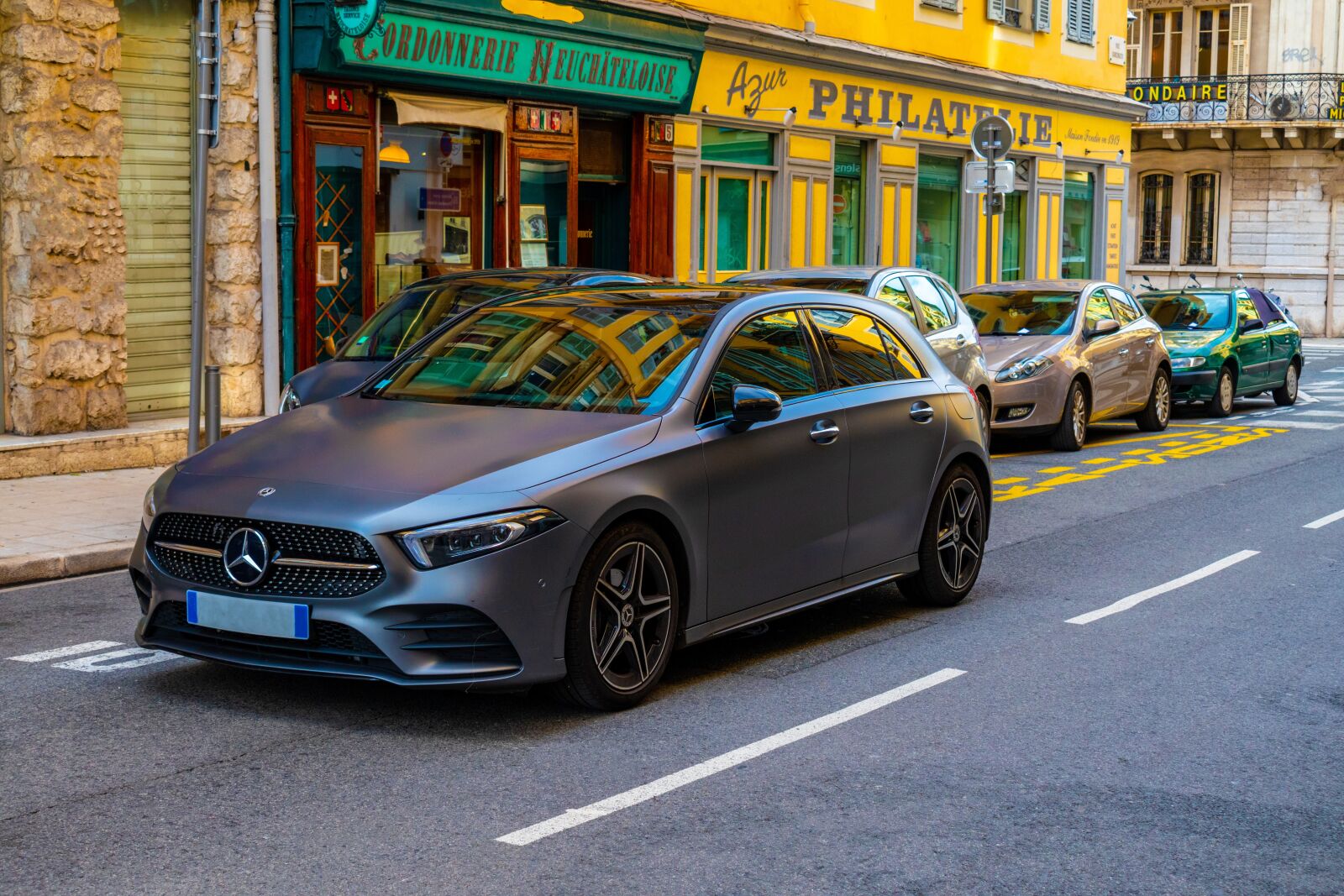 Nikon D5600 sample photo. Street, building, car photography