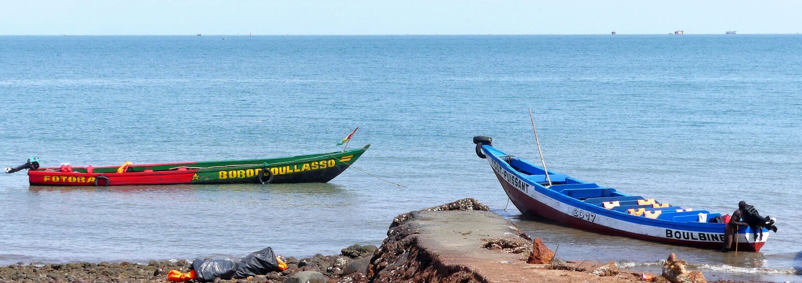 Panasonic Lumix DMC-FZ300 sample photo. Boats, ocean, moorings photography