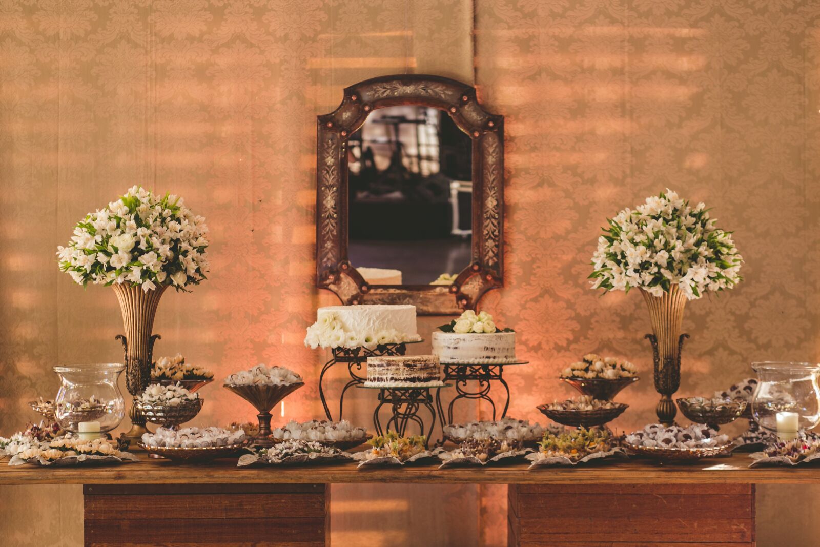 Canon EF 85mm F1.8 USM sample photo. Marriage, table cake, decoration photography