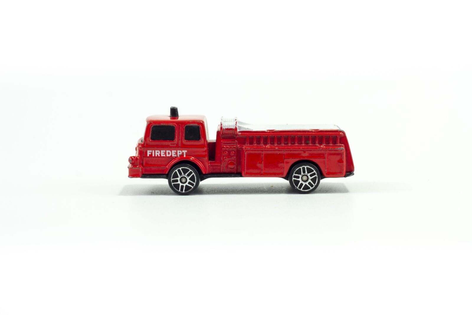 Canon EOS 60D + Canon EF 50mm F1.8 II sample photo. Firetruck, fire, truck photography