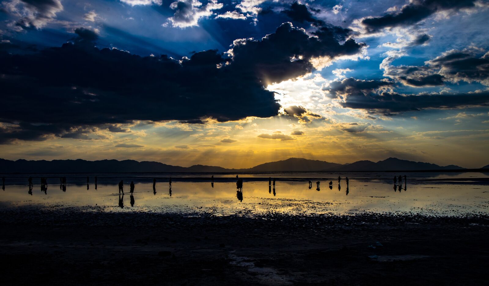 Canon EOS 6D Mark II sample photo. Lake, sunset, salt photography