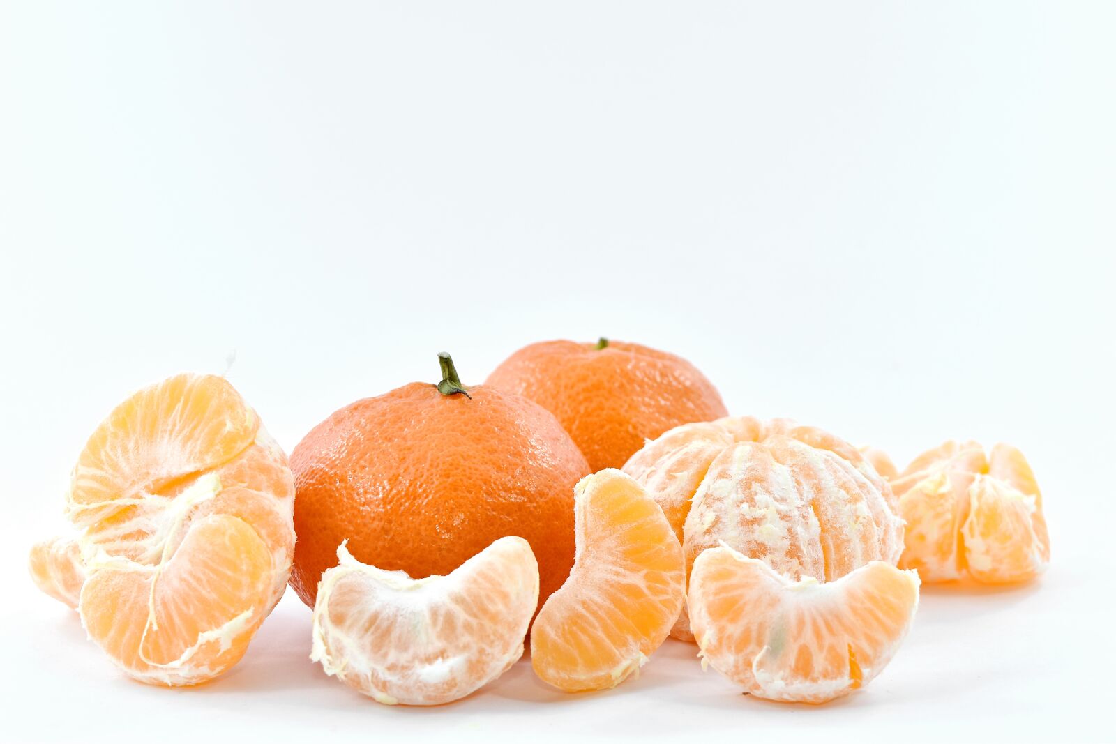 Nikon D5500 sample photo. Delicious, fresh, mandarin, slices photography