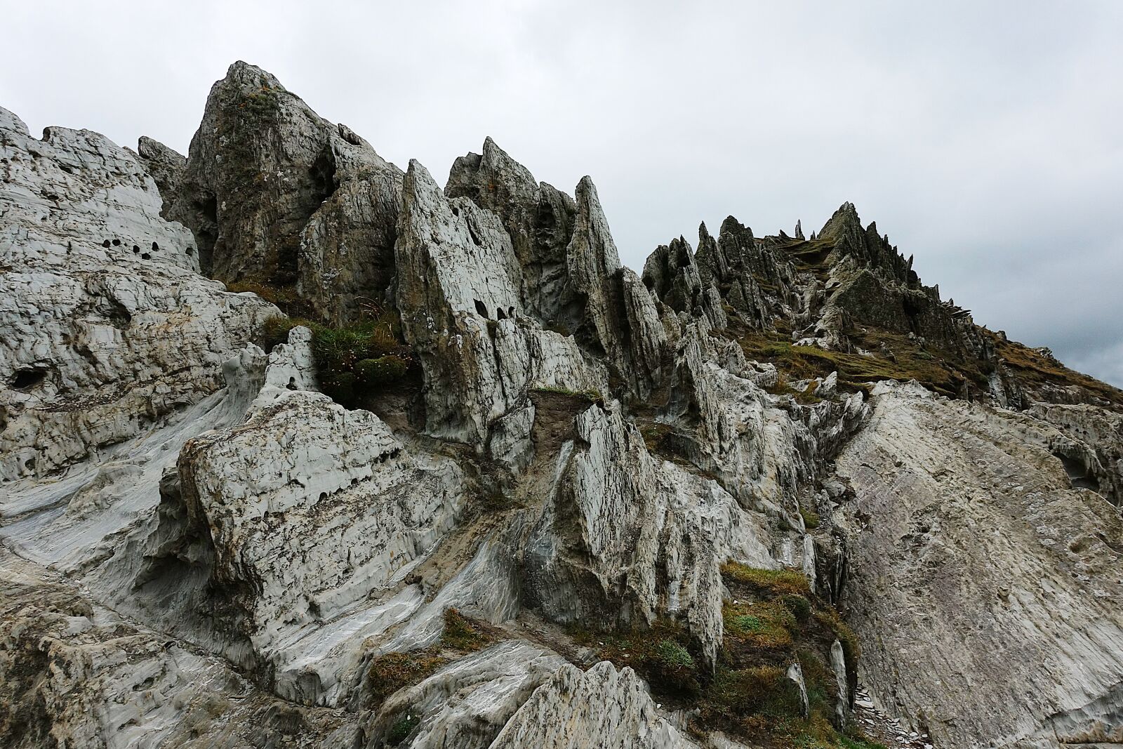 Sony DSC-RX100M5 sample photo. Rock, slate, rugged photography