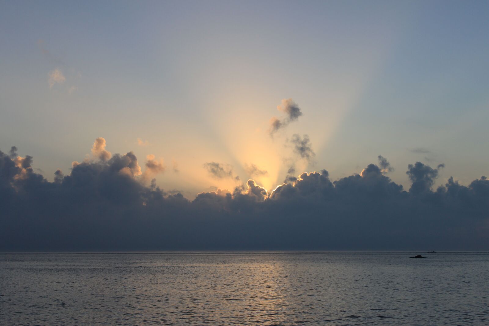 Canon EOS 500D (EOS Rebel T1i / EOS Kiss X3) sample photo. Cloud, nature, sky photography
