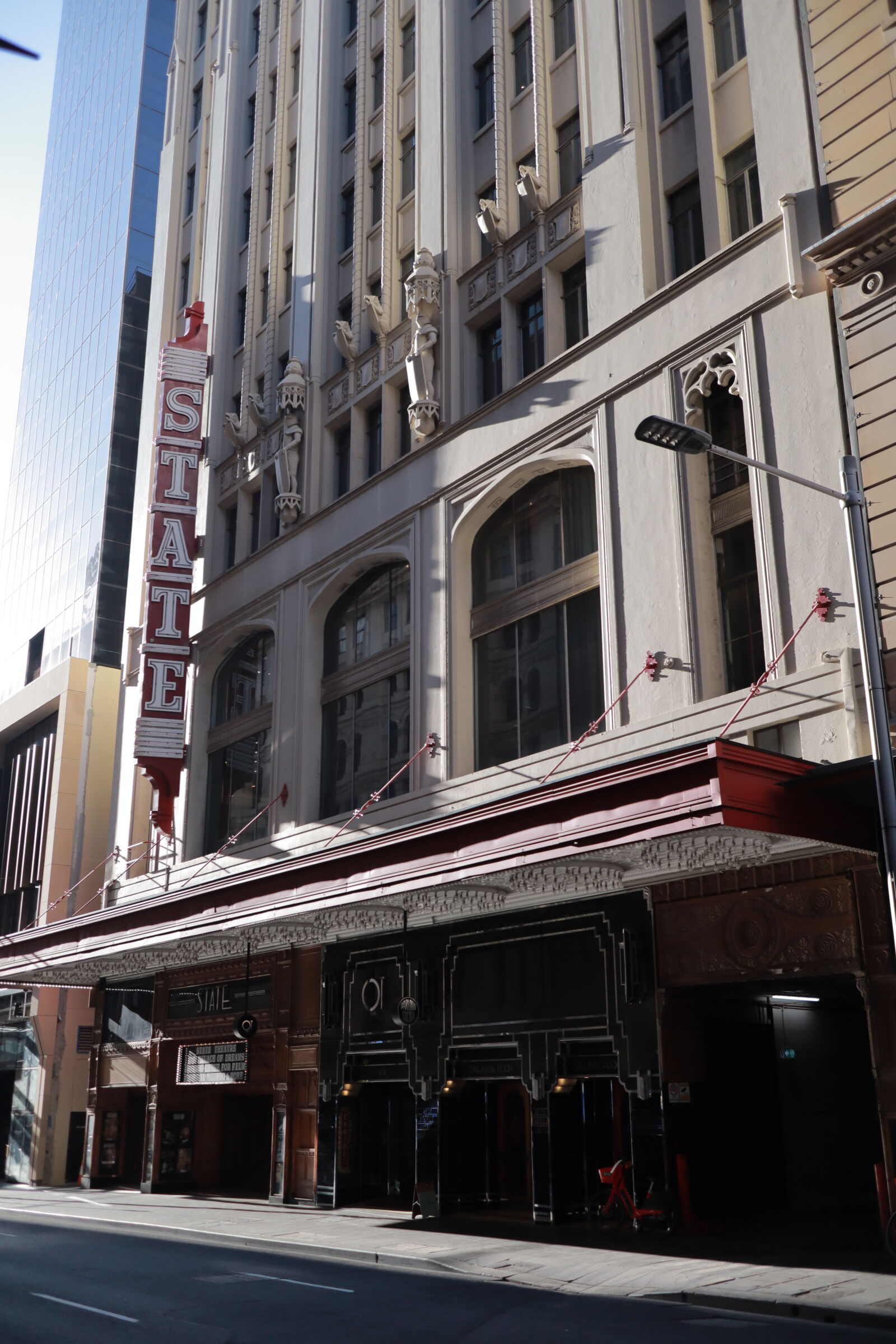 Canon EOS M50 (EOS Kiss M) sample photo. State theater photography