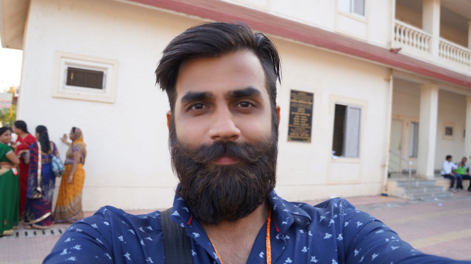 Sony Alpha a3000 + Sony E 18-55mm F3.5-5.6 OSS sample photo. Selfie, beard, temple photography