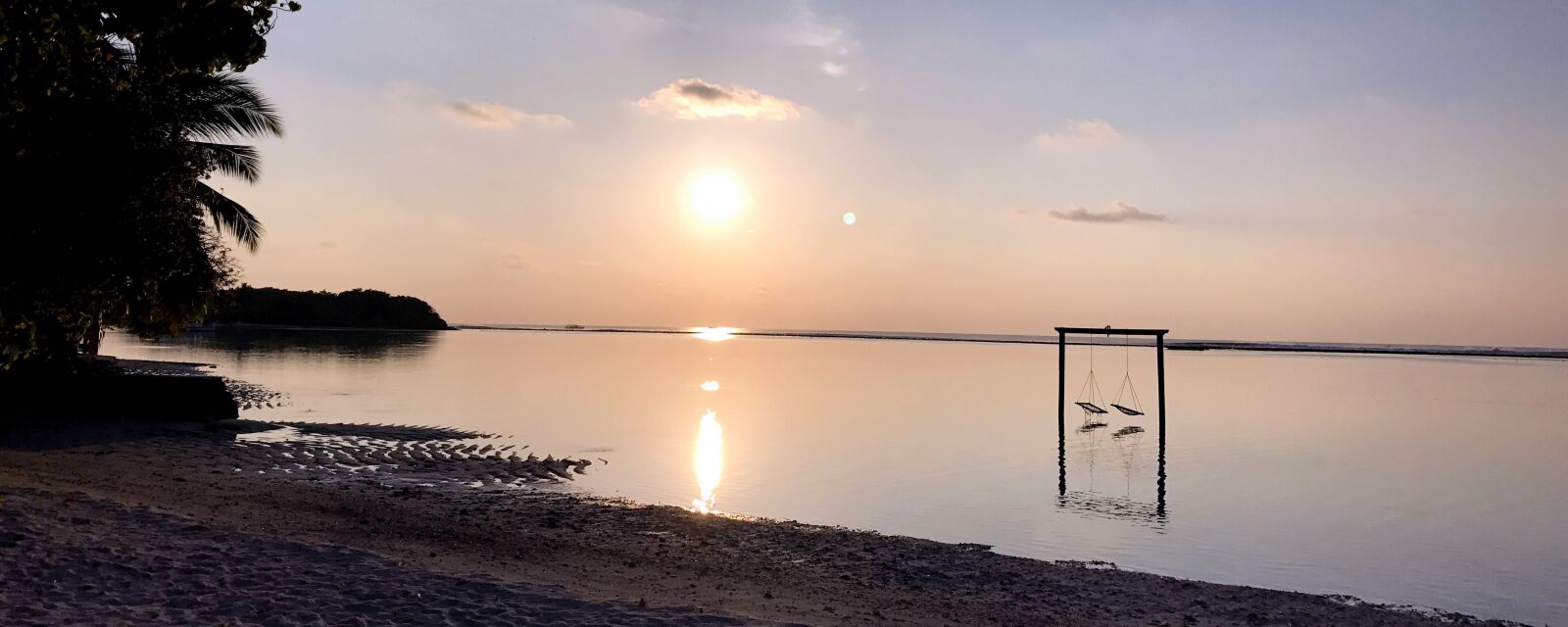 iPhone 7 Plus back dual camera 3.99mm f/1.8 sample photo. Sunset, beach, ocean photography