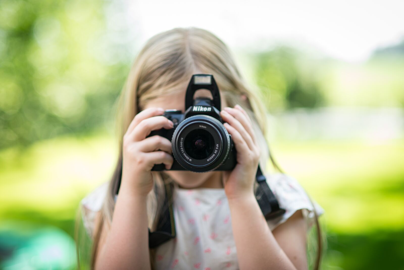 Nikon D610 sample photo. Girl, taking, picture photography