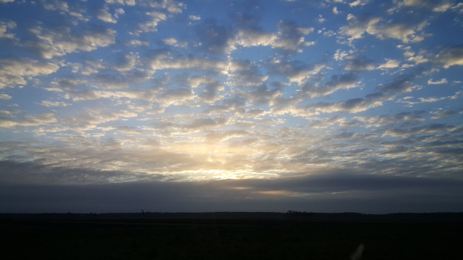 Samsung Galaxy S6 sample photo. Clouds, rising sun, morning photography